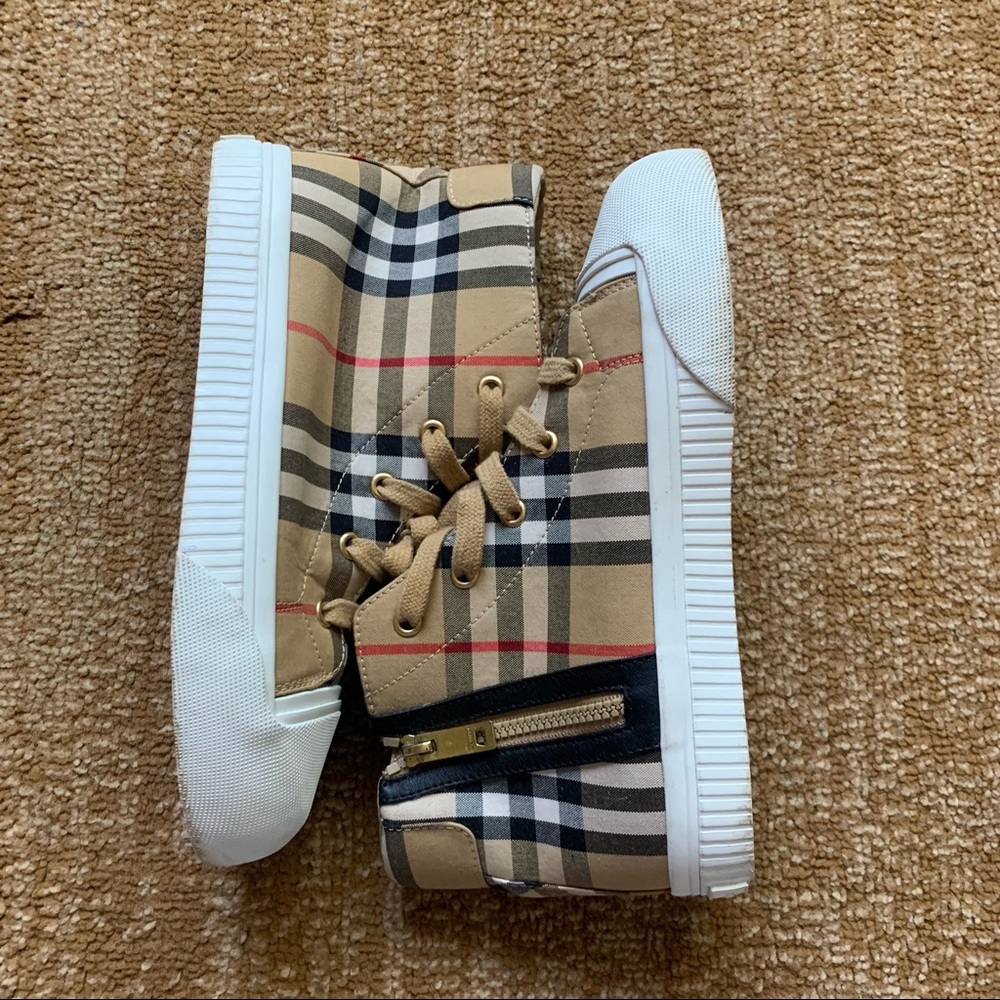 Burberry Beige Canvas High Top Trainers size 33 Euro / 1.2 or 2 US